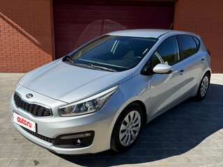 2016 Kia Ceed II Рестайлинг, серебристый, 1200000 рублей, вид 1