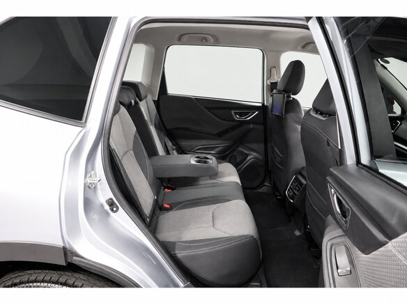 2023 Subaru Forester V Рестайлинг, серебристый, 2580000 рублей - вид 12