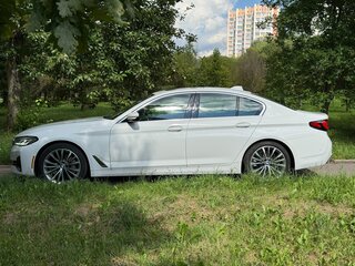 2020 BMW 5 серии 530i xDrive VII (G30/G31/G38) Рестайлинг, белый, 3311288 рублей, вид 2