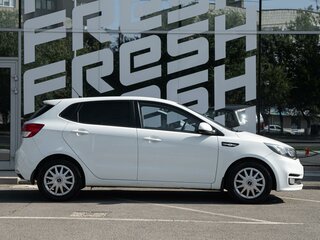 2015 Kia Rio III Рестайлинг, белый, 883400 рублей, вид 5