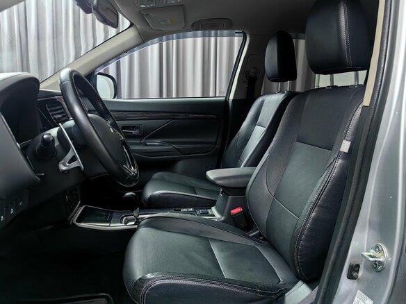 2018 Mitsubishi Outlander III Рестайлинг 2, серебристый, 1848000 рублей - вид 8