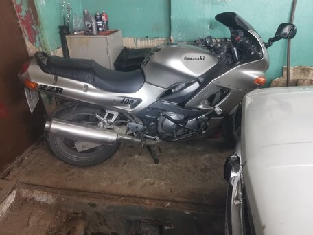 2003 Kawasaki ZZR 400, серебристый, 250000 рублей, вид 1