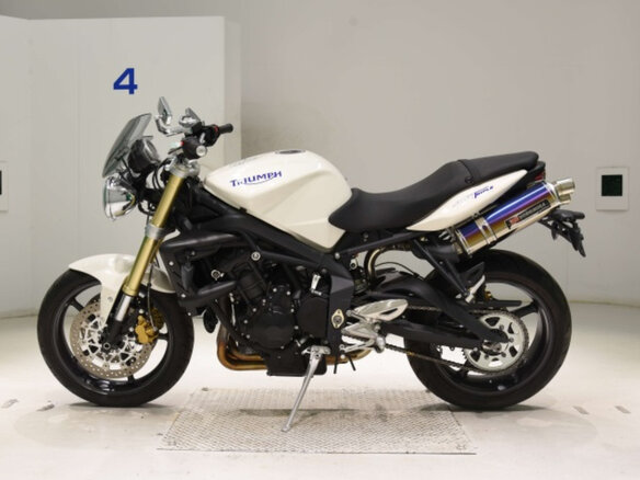 2011 Triumph Speed Triple, белый, 365000 рублей - вид 2