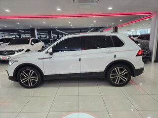 2023 Volkswagen Tiguan II Рестайлинг, белый, 4086012 рублей, вид 4