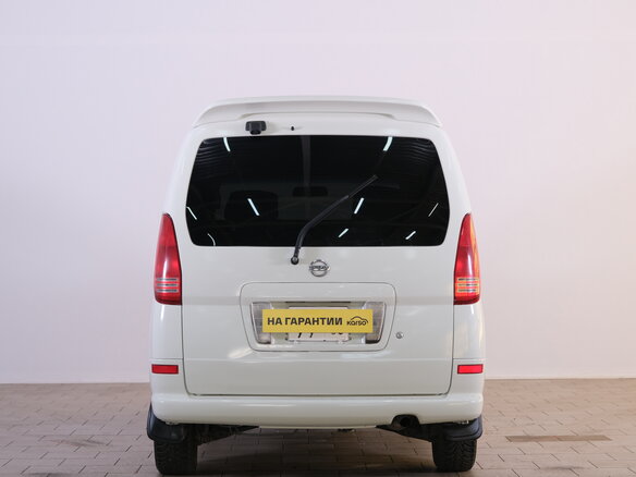 2002 Nissan Serena II (C24), белый - вид 4
