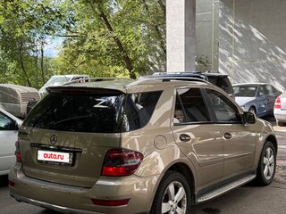 2008 Mercedes-Benz M-Класс 500 II (W164), бежевый, 1290000 рублей, вид 5