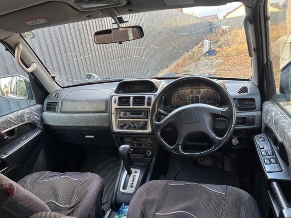 1999 Mitsubishi Pajero iO, серый - вид 8