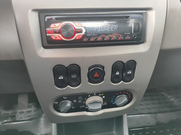 2010 Renault Logan I Рестайлинг, бежевый, 339000 рублей - вид 13