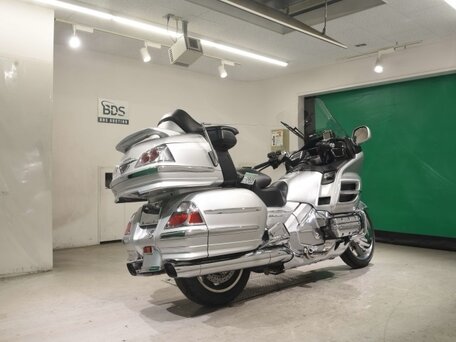 2006 Honda GL 1800 Gold Wing, серебристый, 768000 рублей, вид 5