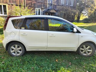 2009 Nissan Note I Рестайлинг, белый, 460000 рублей, вид 2