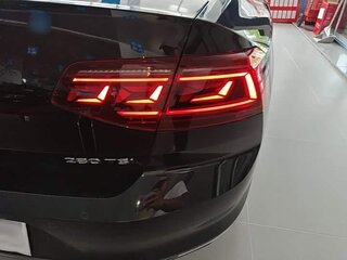 2023 Volkswagen Magotan B8 Рестайлинг, чёрный, 1800000 рублей, вид 5