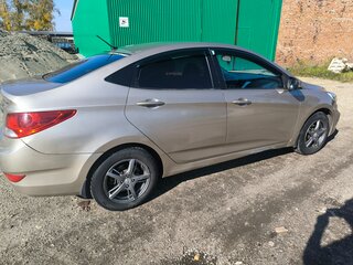 2011 Hyundai Solaris I, бежевый, 700000 рублей, вид 5