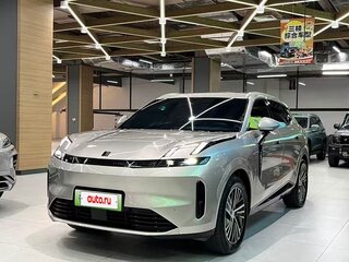 2025 Lynk & Co 08 EM-P 28.3 kWh I Рестайлинг, серебристый, 3883033 рублей, вид 1