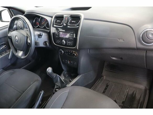 2015 Renault Sandero Stepway II, красный - вид 4