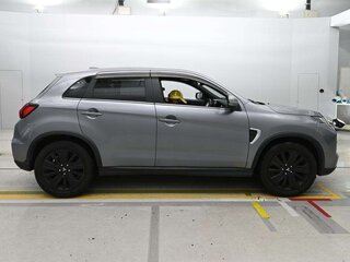2024 Mitsubishi RVR III Рестайлинг 3, серый, 1400000 рублей, вид 4