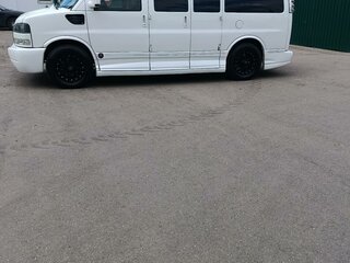2010 GMC Savana I Рестайлинг, белый, 2990000 рублей, вид 3