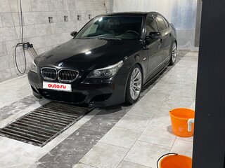 2003 BMW 5 серии 530i V (E60/E61), чёрный, 1350000 рублей, вид 1