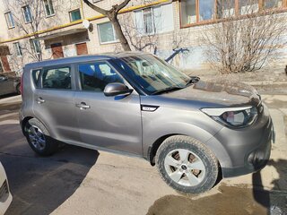 2018 Kia Soul II Рестайлинг, серебристый, 1450000 рублей, вид 3