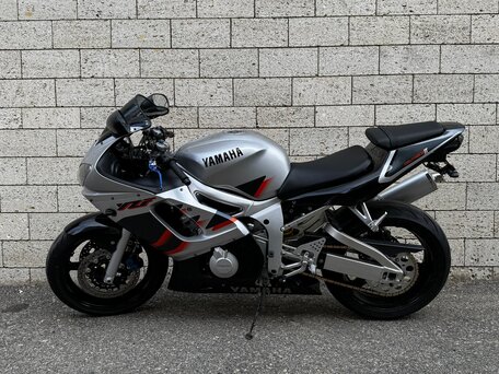 1998 Yamaha YZF-R6, серебристый, 420000 рублей, вид 4