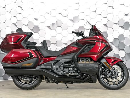 2025 Honda GL 1800 Gold Wing, красный, 3649000 рублей, вид 3