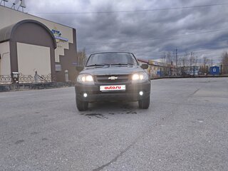 2011 Chevrolet Niva I Рестайлинг, серый, 330000 рублей, вид 3