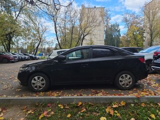 2013 Kia Cerato 6-speed II, чёрный, 750000 рублей, вид 3