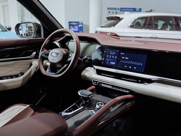 2026 Geely Monjaro, чёрный - вид 16