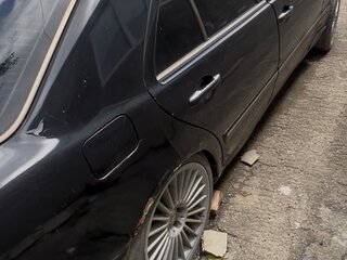 2000 Mercedes-Benz E-Класс 200 II (W210, S210) Рестайлинг, чёрный, 390000 рублей, вид 3