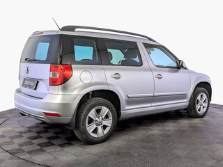 2014 Skoda Yeti I Рестайлинг, серебристый, 1130000 рублей, вид 5