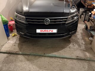 2017 Volkswagen Tiguan II, чёрный, 3490000 рублей, вид 1