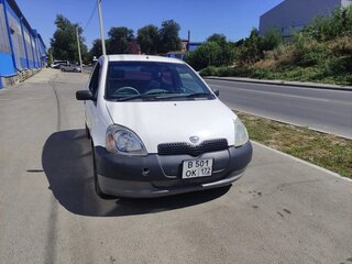 2000 Toyota Vitz I (P10), белый, 250000 рублей, вид 5