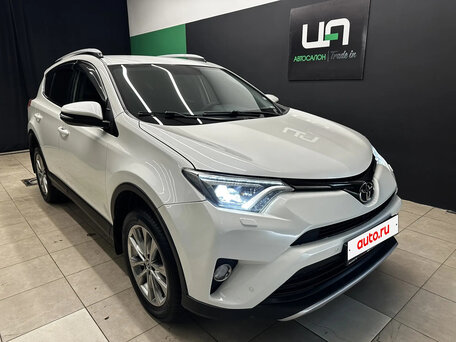 Toyota RAV4 IV (XA40) Рестайлинг