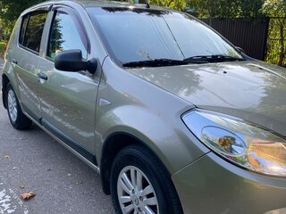 2012 Renault Sandero I, бежевый, 630000 рублей, вид 4