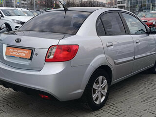 2010 Kia Rio II Рестайлинг, серебристый, 480000 рублей, вид 4