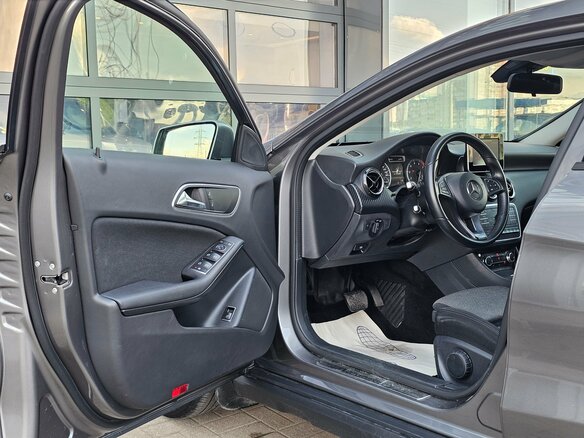 2016 Mercedes-Benz GLA 250 I (X156), серый, 2250000 рублей - вид 15