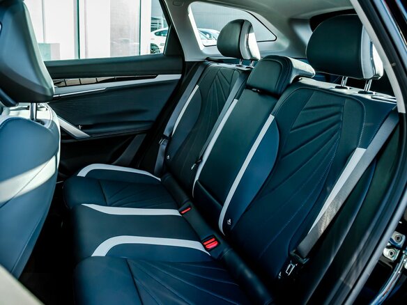 2025 Geely Atlas II, чёрный, 3931281 рублей - вид 12