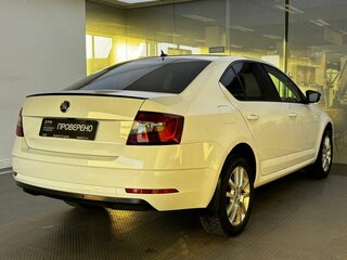 2017 Skoda Octavia III (A7) Рестайлинг, белый, 1735000 рублей, вид 5