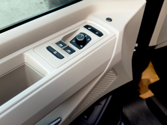 2022 Volkswagen Multivan T7, синий, 5000000 рублей - вид 11
