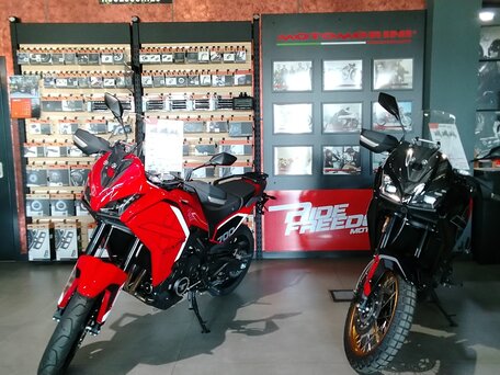 2026 Moto Morini X-CAPE, красный, 889000 рублей, вид 2