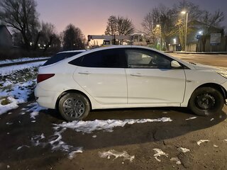 2013 Hyundai Solaris I, белый, 460000 рублей, вид 2