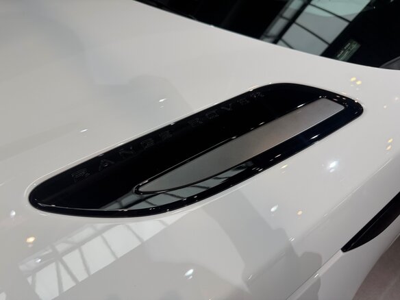 2025 Land Rover Range Rover Velar I Рестайлинг, белый, 8990000 рублей - вид 26