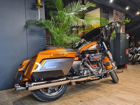 2026 Harley-Davidson CVO Street Glide, оранжевый, 6600000 рублей, вид 4