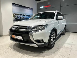 2015 Mitsubishi Outlander III Рестайлинг 2, белый, 1799000 рублей, вид 2