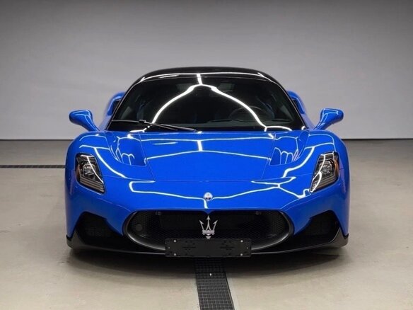 2022 Maserati MC20, синий, 19000000 рублей