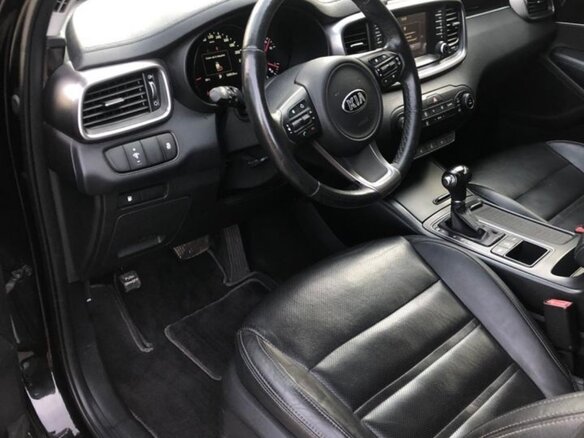2017 Kia Sorento III Prime, чёрный, 2300000 рублей - вид 4