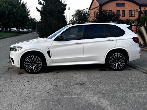 2014 BMW X5 30d III (F15), белый, 3545000 рублей - вид 4