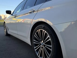 2018 BMW 5 серии 520d xDrive VII (G30/G31/G38), белый, 2400000 рублей, вид 4
