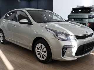 2019 Kia Rio IV, бежевый, 1564000 рублей, вид 2