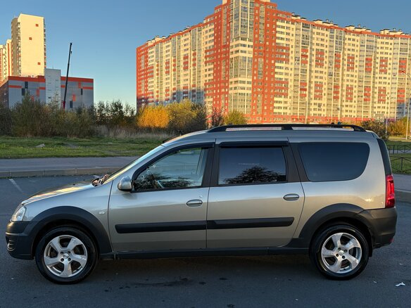 2015 Lada (ВАЗ) Largus Cross I, серый, 670000 рублей - вид 9
