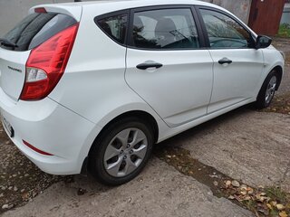 2015 Hyundai Solaris I Рестайлинг, белый, 999000 рублей, вид 5